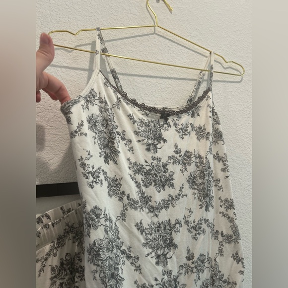 Gap Floral black white cotton cozy soft Sleepwear lounge top bottom Set - Picture 3 of 9